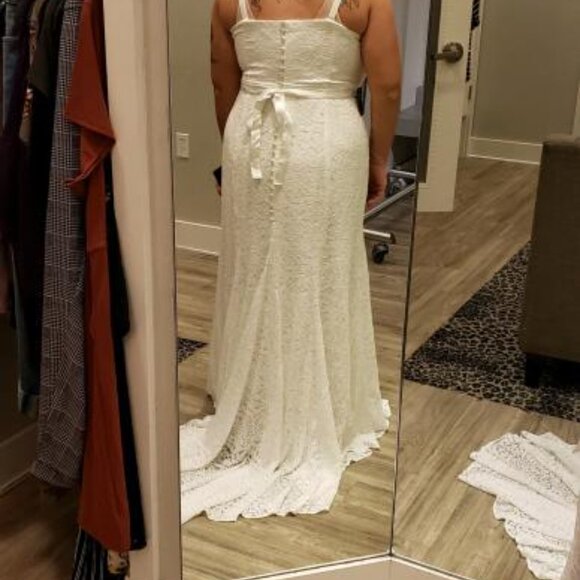 NWT Torrid Special Occasion Ivory Lace Mermaid Formal Gown - Picture 6 of 7